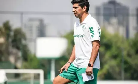Renovação de Abel Ferreira segue indefinida no Palmeiras em 2025