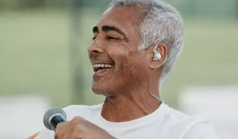 Romário admite lacuna na carreira e diz que gostaria de ter jogado no Botafogo