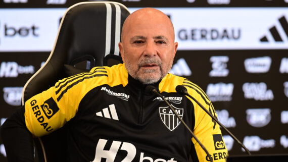 Sampaoli durante entrevista coletiva pelo Atlético (foto: Leandro Couri/EM/DA.Press)