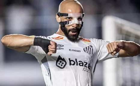 Santos afasta Thaciano e aumenta disputa no ataque em 2025