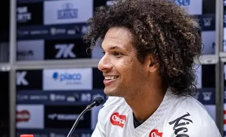 Santos pode rescindir contrato de Arão por lesão persistente