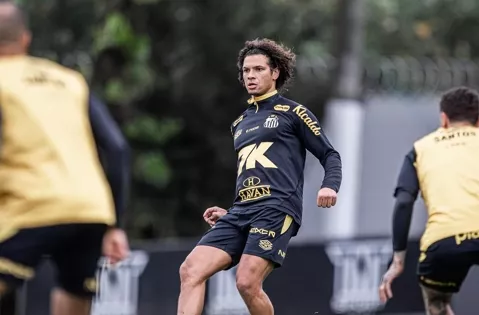 Santos pode ter retorno de Arão contra o Bragantino no Brasileirão