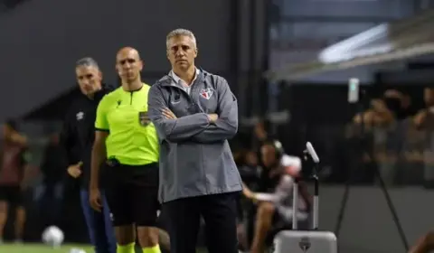 São Paulo ‘vai ganhar’ e avançar na Libertadores, assegura Crespo após perder para o Santos