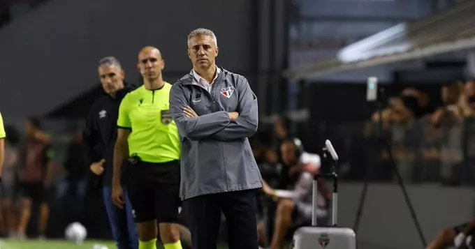 São Paulo ‘vai ganhar’ e avançar na Libertadores, assegura Crespo após perder para o Santos