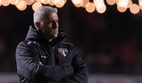 São Paulo vê MorumBis vazio e sofre para fazer gols em primeira ‘turbulência’ com Crespo