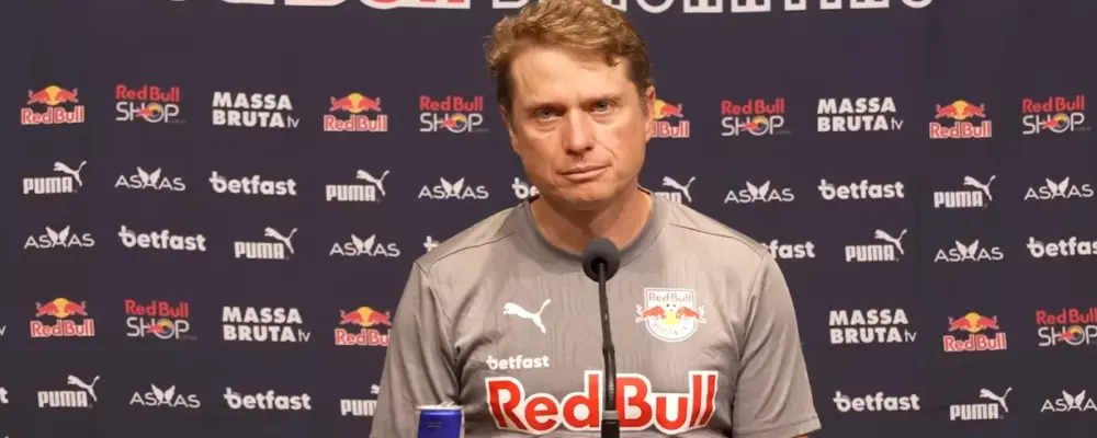 Seabra critica arbitragem no Mineirão após derrota do Red Bull Bragantino