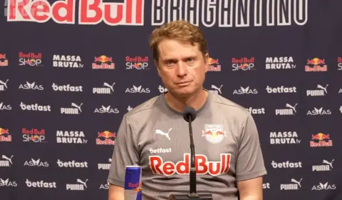 Seabra critica arbitragem no Mineirão após derrota do Red Bull Bragantino