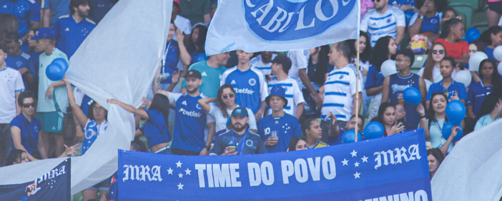 Surdo nas mãos, coração na boca: torcida do Cruzeiro prepara festa na final do Brasileiro