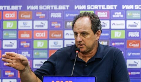 Técnico do Bahia, Ceni ironiza Abel: ‘Para o Palmeiras, é melhor o gramado ruim’