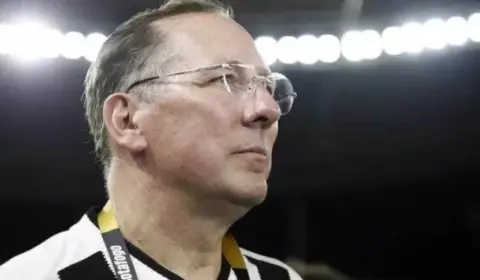 Textor encerra disputa e reforça parceria no Botafogo