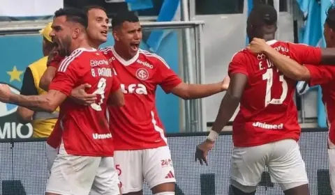 Torcedores protestam no CT do Inter em semana de Gre-Nal