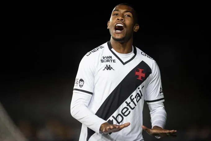 Vasco bate Cruzeiro no Brasileirao 1