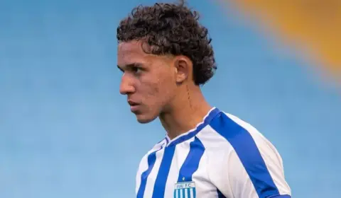 Vasco fecha a contratação de promissor atacante do Avaí