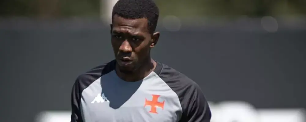 Vasco mira definir dupla de zaga ideal para a sequência do ano