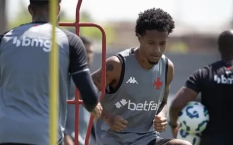 Vasco perde Barros, mas pode ter Tchê Tchê contra o Palmeiras
