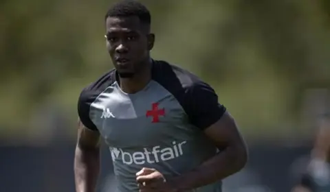 Vasco terá dupla de zaga inédita contra o Bahia pelo Brasileirão