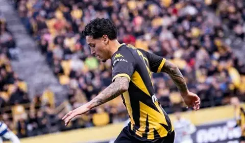 Vitória acerta com atacante ex-Barcelona para reforçar ataque em 2025