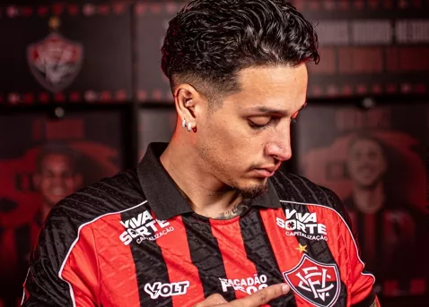 Vitória aposta em Kike Saverio para fortalecer ataque na reta final do Brasileirão