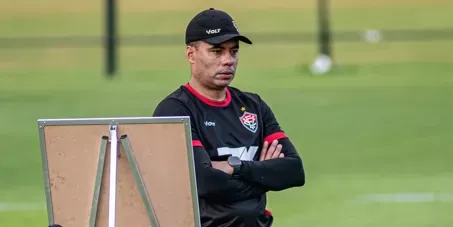 Vitória busca repetir arrancada de 2024 contra o Ceará no Brasileirão