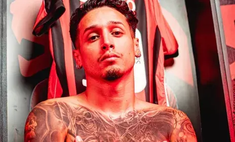 Vitória iguala recorde de estrangeiros no Brasileirão 2025