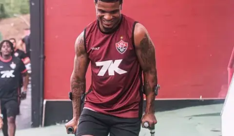 Vitória projeta volta de Jamerson só em 2026 após grave lesão
