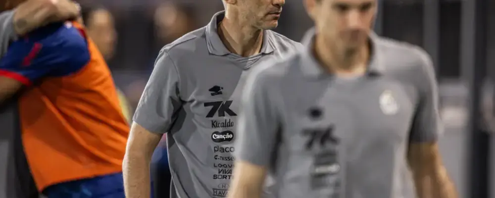 Vojvoda lamenta a forma como o Santos sofreu o empate: “Futebol também tem bola parada”