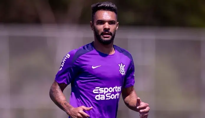 Volante titular do Corinthians sofre lesão e fará intensivo na Data-Fifa