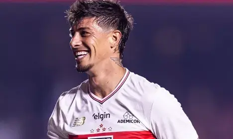 Volta de Rigoni ao São Paulo é marcada por boa atuação e chute na trave