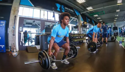 Willian fala em gratidão ao Corinthians, mas garante foco no Grêmio