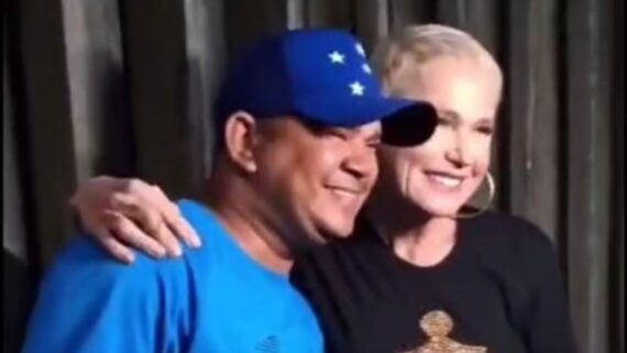 Xuxa e um torcedor do Cruzeiro (foto: Reprodução)
