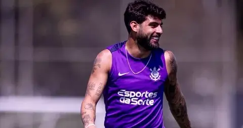 Yuri Alberto e Matheuzinho reforçam Corinthians no treino