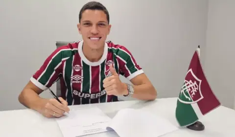 Zagueiro renova contrato com o Fluminense até 2028