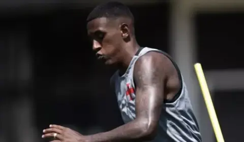 Zagueiro sofre concussão e desfalca o Vasco contra o Bahia