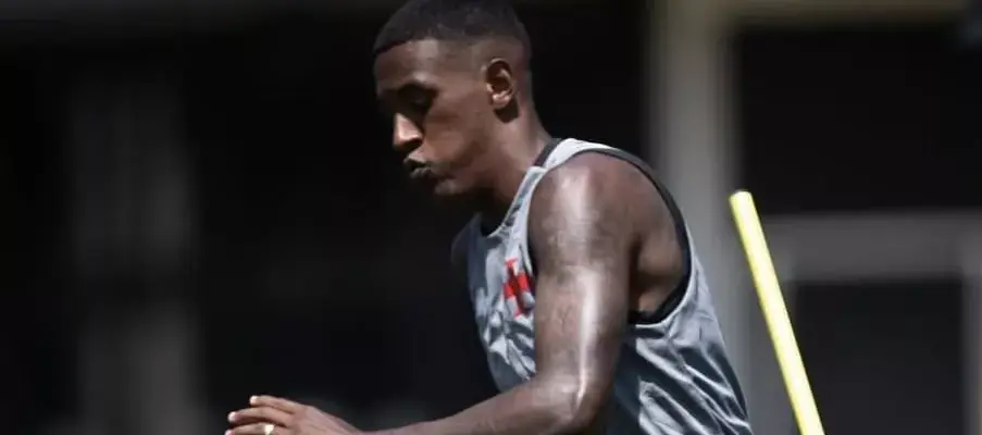 Zagueiro sofre concussão e desfalca o Vasco contra o Bahia