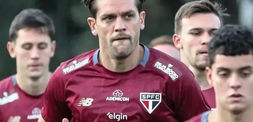 Zagueiro tem lesão na coxa esquerda detectada e vira mais um desfalque para Crespo no São Paulo