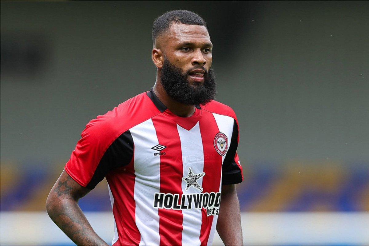 Thiago em ação pelo Brentford - (foto: Divulgação/Brentford)