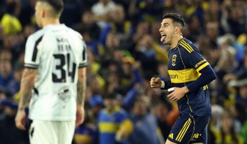 Ex-Atlético muda de posição e vira artilheiro no Boca Juniors