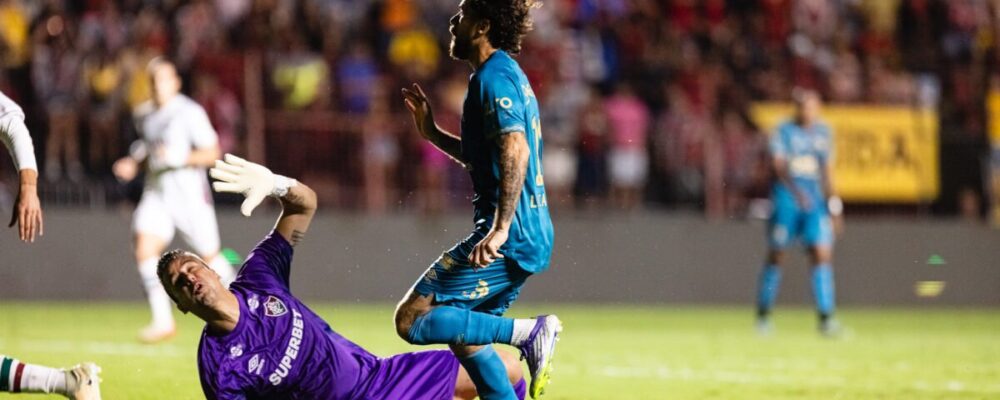 Fluminense cede empate nos acréscimos ao lanterna Sport