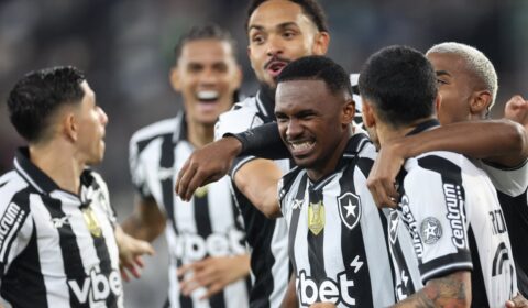 Botafogo vence Bahia e entra no G4 do Campeonato Brasileiro