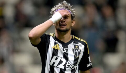 Fifa pune Atlético por não pagar compra de Scarpa ao Forest; Galo recorre