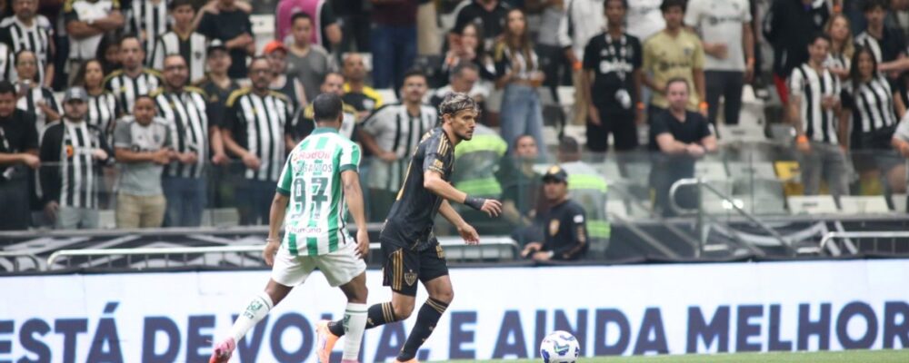 Scarpa rechaça desconforto com mudança de posição no Atlético