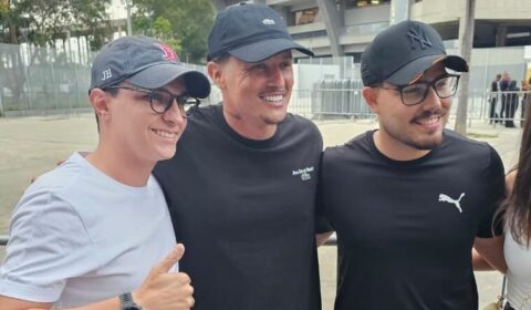 Edu se junta à torcida do Cruzeiro contra Flamengo no Maracanã: ‘Vitória do Cabuloso!’