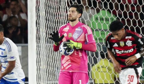 Cruzeiro pressiona Flamengo, e Rossi recebe a maior nota do jogo