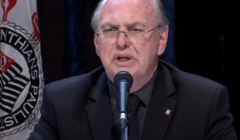 Corinthians acumula dívidas milionárias na FIFA