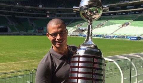 Filho de Alex, ídolo do Cruzeiro, é camisa 10 na base de clube campeão brasileiro