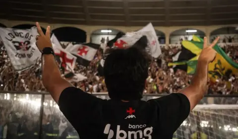 Fernando Diniz destaca base após vitória do Vasco no Brasileirão