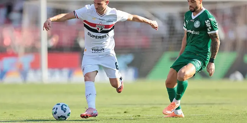 Veja como ex-árbitros analisaram os lances polêmicos do Choque-Rei