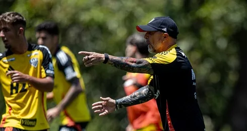 Diretoria do Atlético-MG cobra elenco após derrota e se reúne na Cidade do Galo