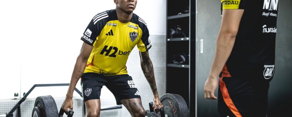 Jovem do Atlético ultrapassa quatro meses sem jogar, mas avança em recuperação