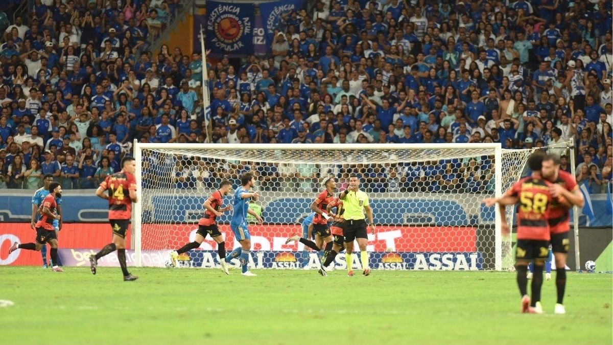 Sport empatou com o Cruzeiro - (foto: Ramon Lisboa/EM/D.A. Press) Sport empatou com o Cruzeiro - (foto: Ramon Lisboa/EM/D.A. Press)